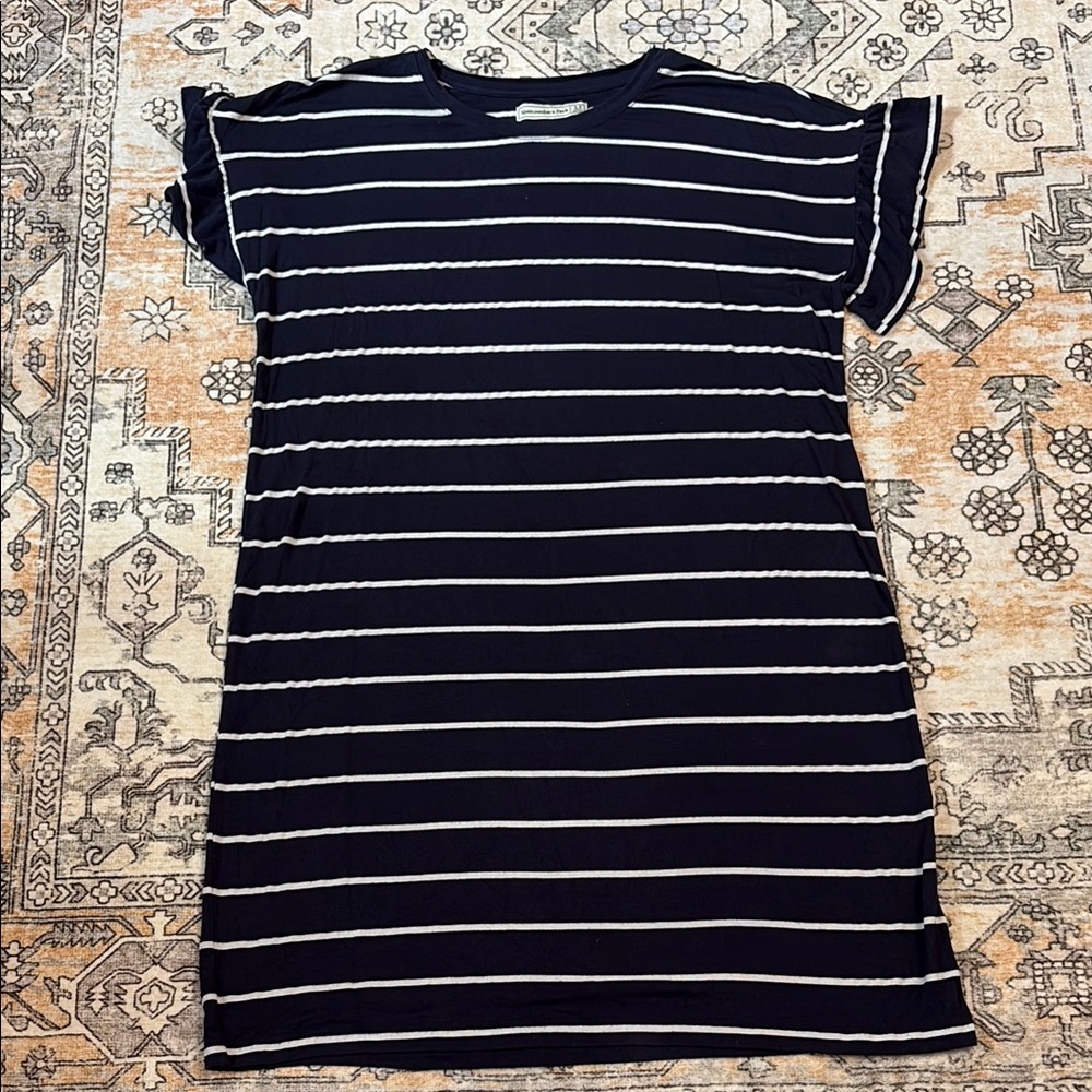 A&F LT blue and white classic shirt dress with cute little flutter sleeve